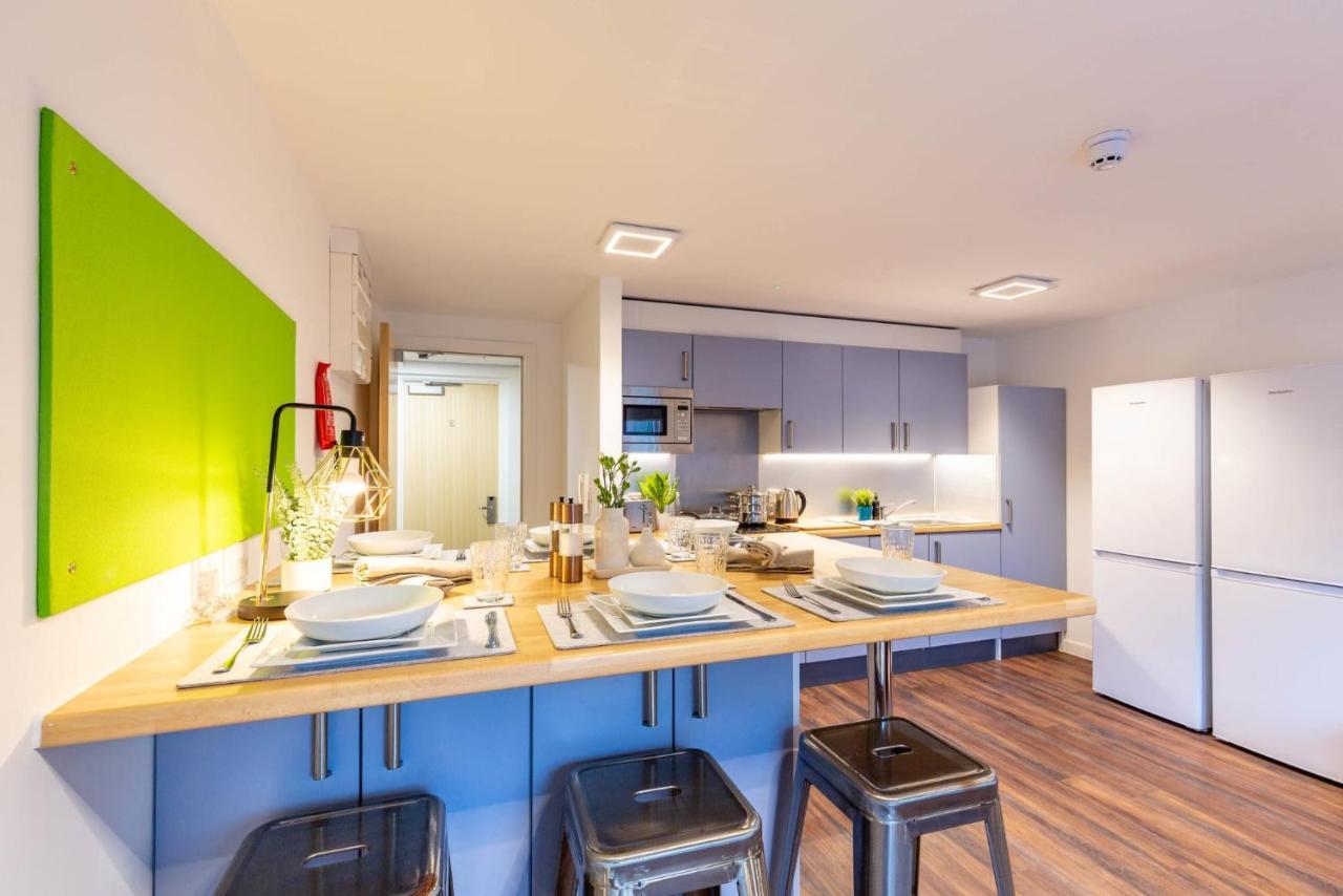 Ensuite Bedrooms With Shared Kitchen At Hollingbury House In ブライトン エクステリア 写真