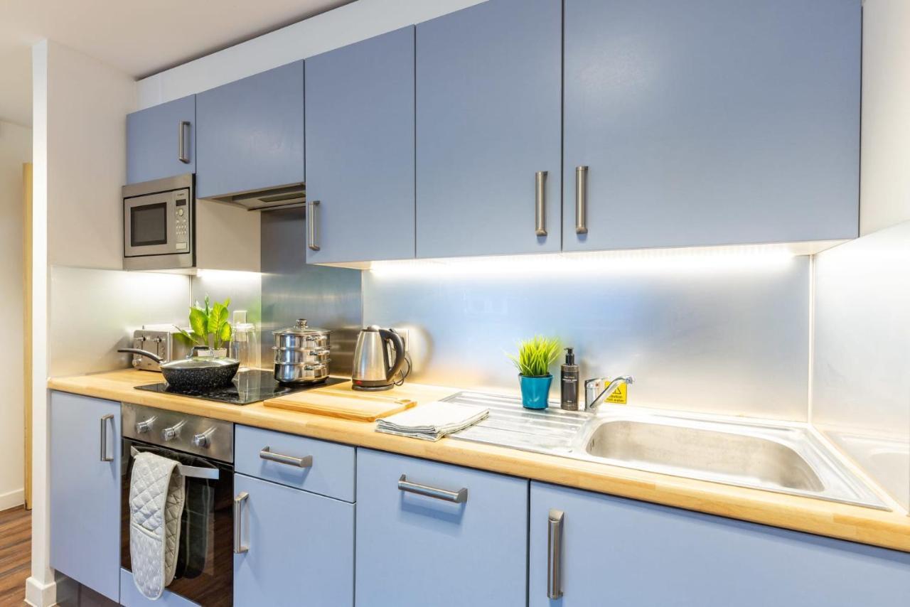 Ensuite Bedrooms With Shared Kitchen At Hollingbury House In ブライトン エクステリア 写真