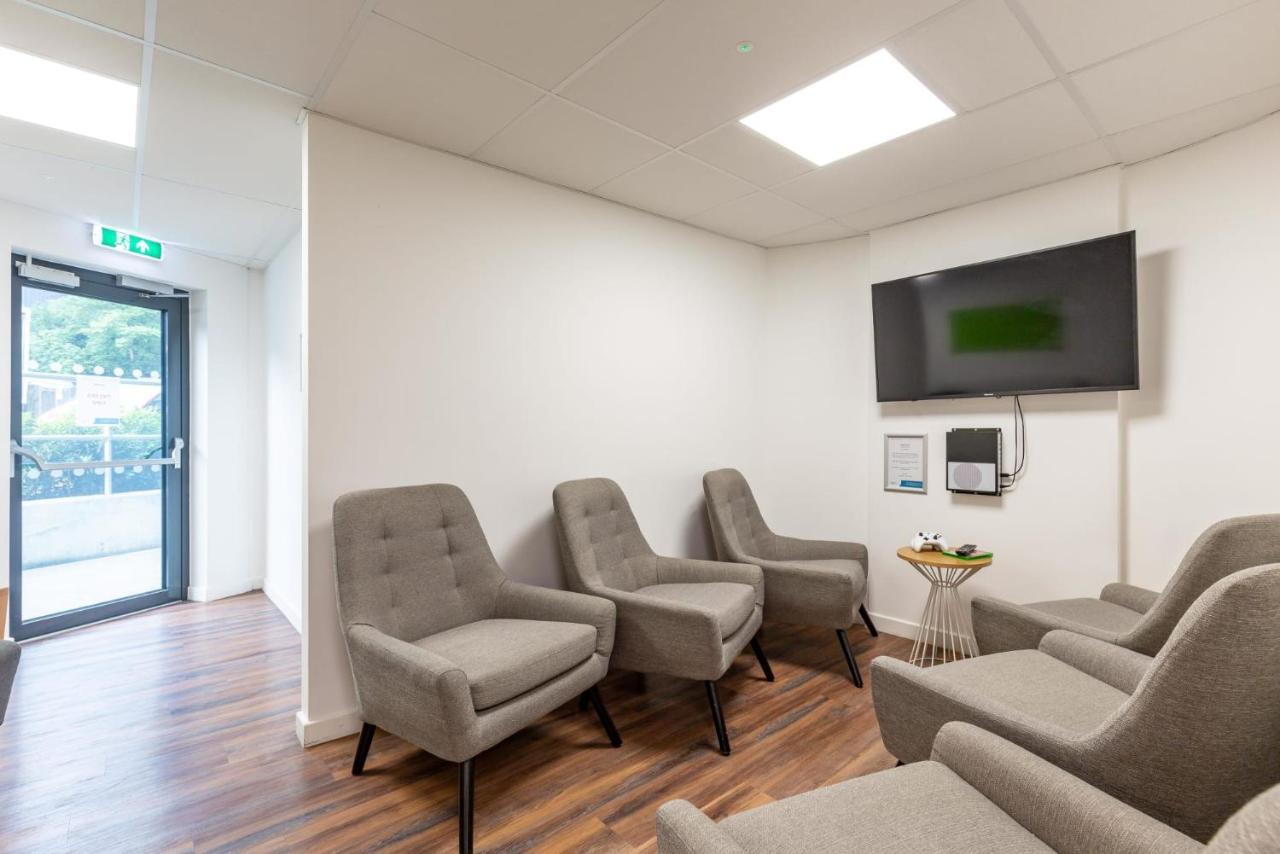 Ensuite Bedrooms With Shared Kitchen At Hollingbury House In ブライトン エクステリア 写真