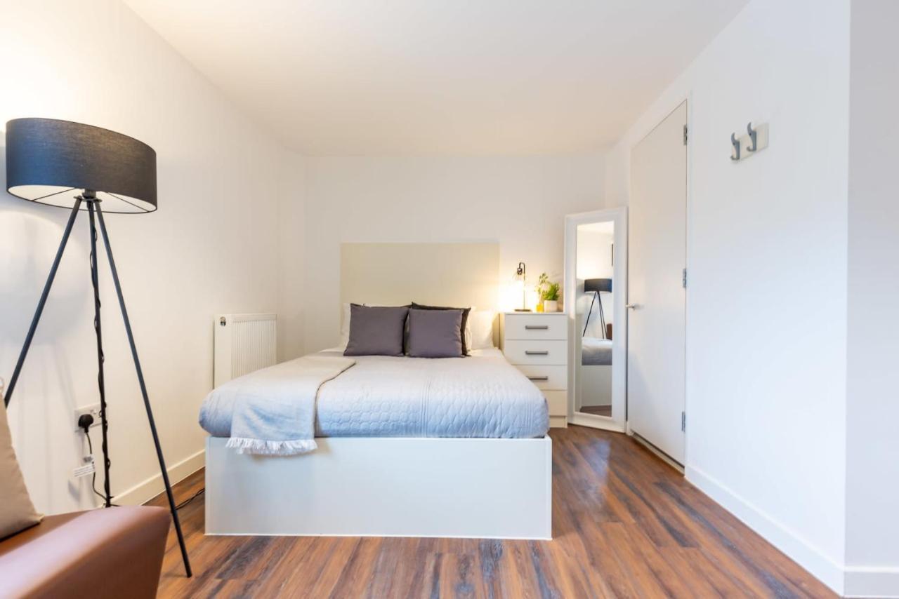 Ensuite Bedrooms With Shared Kitchen At Hollingbury House In ブライトン エクステリア 写真